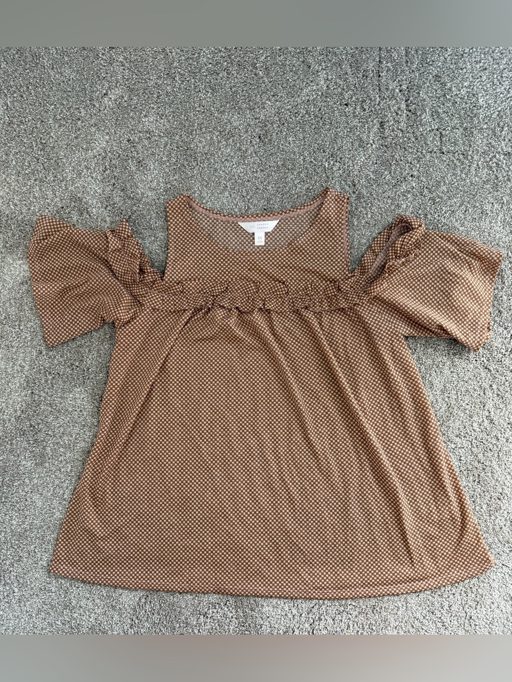 LC Cold Shoulder Ruffle Women's Top in Brown